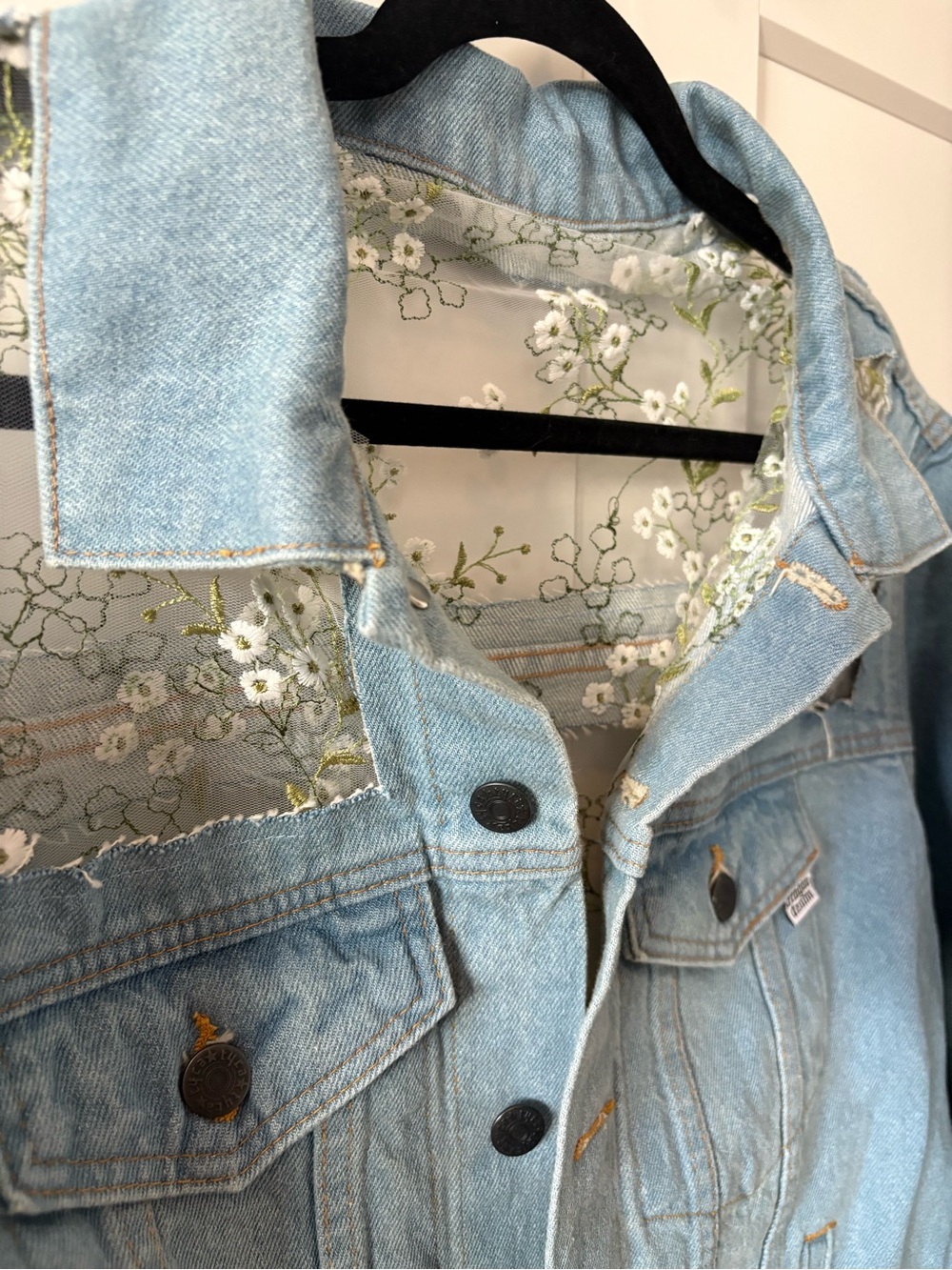Dragon Denim Baby’s Breath Denim Jacket NWOT - Picture 6 of 9